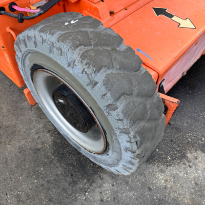 USED 2012 JLG E300AJP