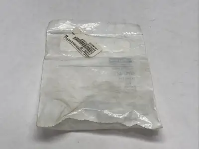 GAMS-42 | Parker  Male Straight Adapter 1/4" x 1/8" - New