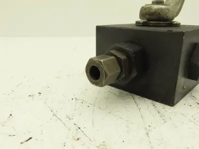3KHT-R3/8" 8 87 Pneumatic Manual Valve 4 Way 2 Pos 150 PSI 3/8"NPT Lot of 5