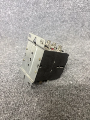Used TYCO 3100-30T828WA PLC Contactors California US | Davliegogo LLC #1705921