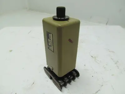 Eagle Signal CG907A3 120V AC/DC Time Delay Relay W/Base 0.25-1.75 Sec