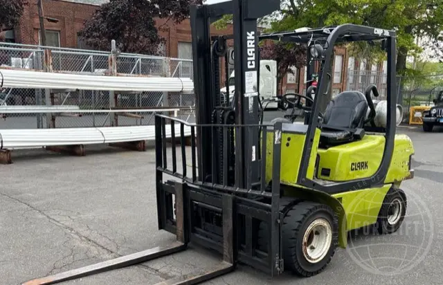 Used 2021 CLARK CMP30L Internal Combustion Forklifts: Pneumatic Tire Connecticut US | Forklift Exchange #1274469