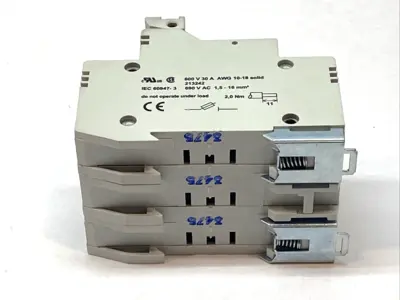 Used Siemens 3-Pole Fuse Holder, 10 x 38, 32A, 3.0W, 690V Fuse Accessories Michigan US | Maverick Industrial Sales #1389775