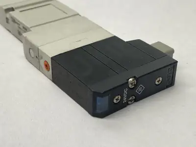 Used SMC Plug-In SIngle Solenoid Valve 5-Port Solenoid Valves Michigan US | Maverick Industrial Sales #1401140