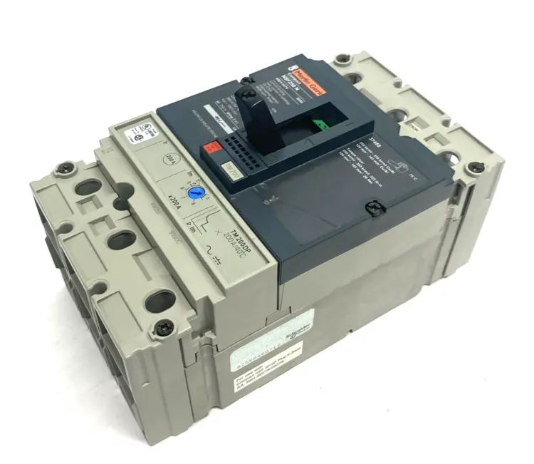 New | in-Stock Merlin Gerin Comp. Molded Case Circuit Breaker 3-Pole MINOR FACE DAMAGE Circuit Breakers Michigan US | Maverick Industrial Sales #1398676
