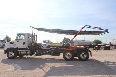New | in-Stock 2027 FREIGHTLINER 114SD PLUS Rolloff Trucks Texas US | Roll Off Truck World #1507657