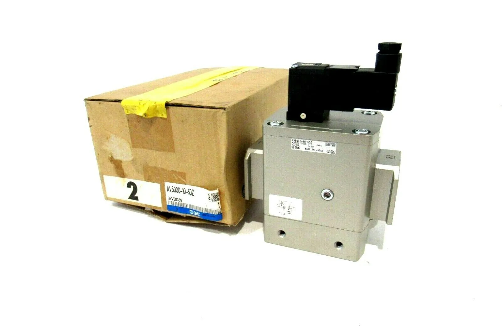 NEW SMC AV5000-10-5DZ SOFT START VALVE AV5000105DZ