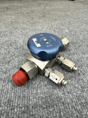 Used Parker UHP1004-2715C1F410 Pump & Valve Parts California US | Davliegogo LLC #1705413