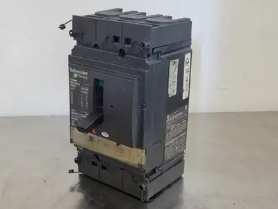 Used SCHNEIDER ELECTRIC NSX100-160-250-F/N/H/NA Switchgears British Columbia CA | Lenmark #241737