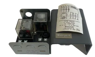 NEW HONEYWELL R882F1038 RELAY 2 WIRE 24VOLT 50/60HZ