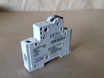 USED SIEMENS 5SJ4118-7HG40