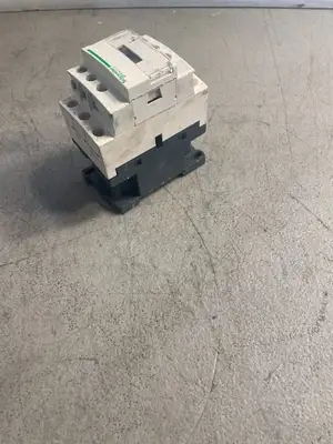 USED Schneider Electric Schneider Electric CAD32