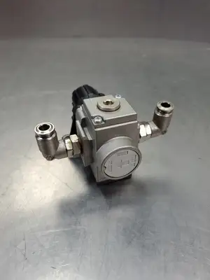 SMC AR20K-F02 AIR PRESSURE REGULATOR, 0.05~0.85MPa. 6E-8