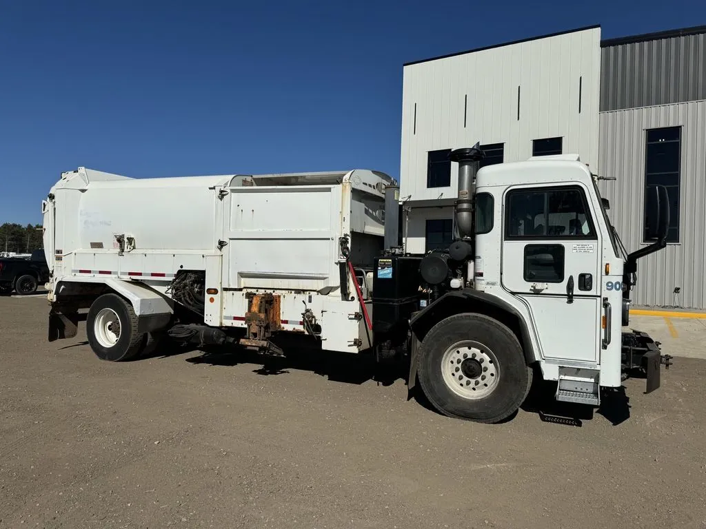 Used 2018 PETERBILT PB520 LABRIE Garbage trucks Minnesota US | Carco Truck & Equipment #1514223