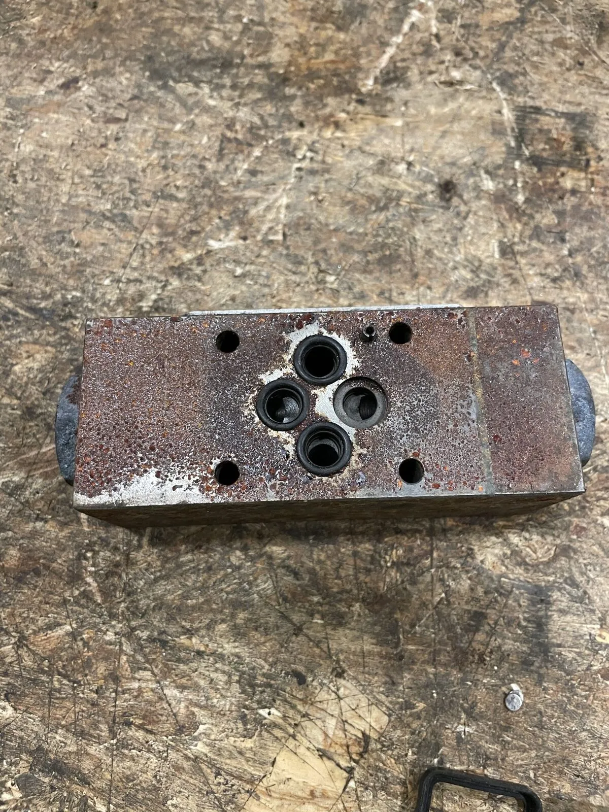 Parker CPOM2DDN 50 3/4″ Pilot Operated Check Valve 5000PSI