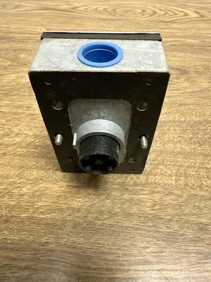 New | in-Stock VICKERS 02-126279 Pump & Valve Parts Ohio US | Surplus Asset Holdings #1246786