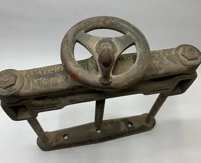 Porter Type Shaper Hold Down by American Woodworking (101927)