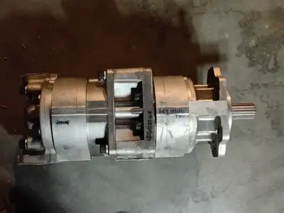 NEW KOMATSU R7055242220
