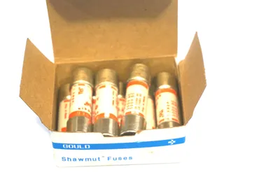 8 NEW GOULD SHAWMUT A6Y1-11 FUSES A6Y111