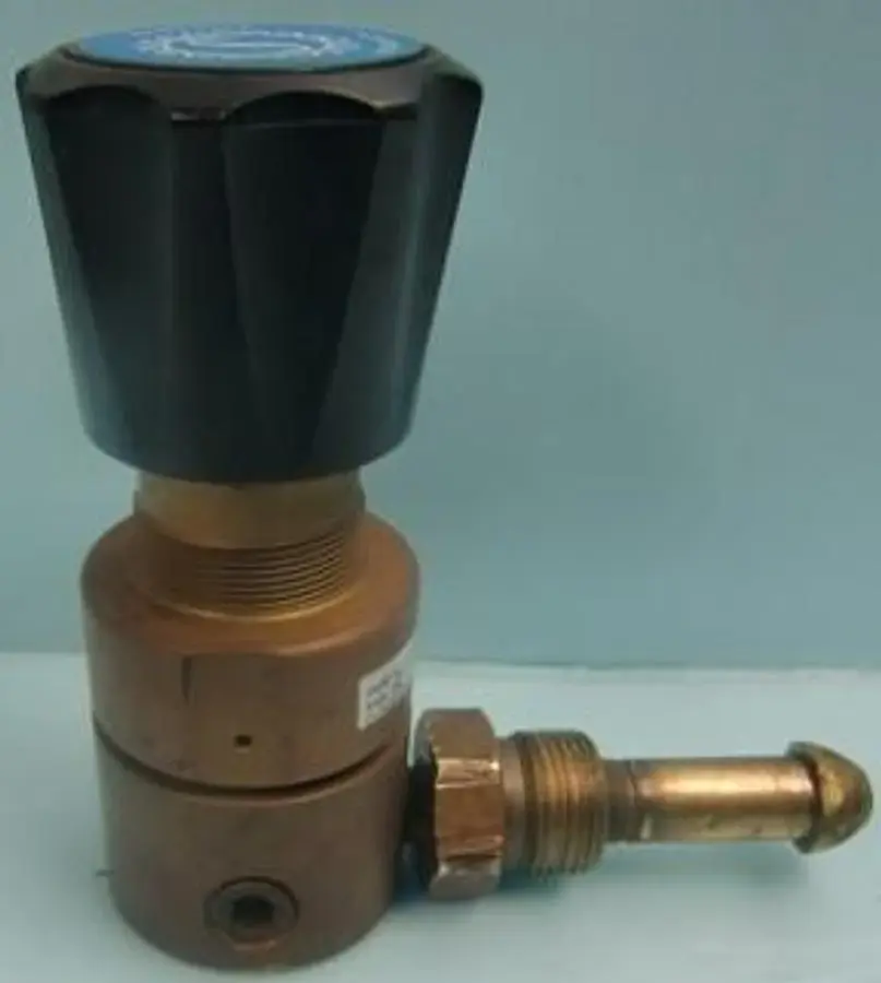QTY. 1. SCOTT SPECIALTY GASES PRESSURE REGULATOR V...