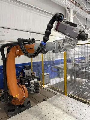 KUKA KR 210 R3100 Ultra F Robot | Universal Press & Machinery (UPM) (2)