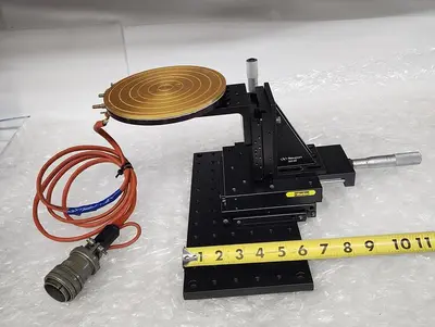 STAGE, 6 IN GOLD HEATED CHUCK XYZ MOVEMENT MICROMETERS