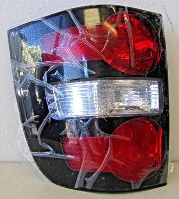 2006-2010 Ford Explorer Tail Light Assembly Quarter Mounted Left