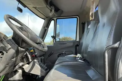 Used 2018 INTERNATIONAL 4300 Bucket (boom) trucks Florida US | Truck and Van Outlet #1509179