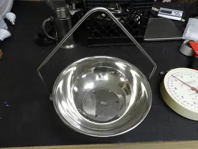 Used Cardinal Detecto Used Cardinal Detecto MCS-20F 20lb Dual Faced Hanging Scale Food Scales Illinois US | Falcon Restaurant Supply #1376594