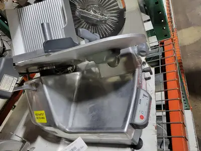Hobart HS7-1 13" Heavy-Duty Automatic Slicer With Blade Removal Tool