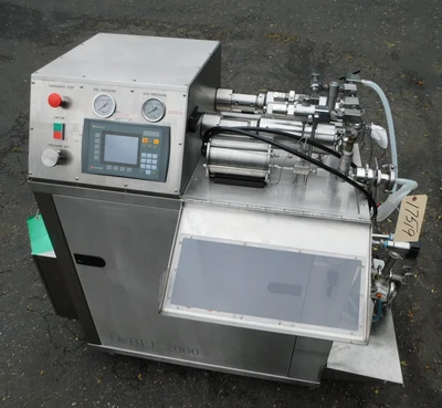 USED BEE INTERNATIONAL DEE BEE 2000
