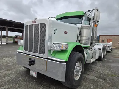 USED 2023 PETERBILT 389