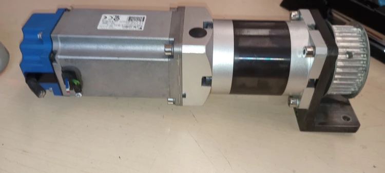 Used YASKAWA ELECTRIC SERVO MOTOR AND REDUCER Relays & Switches Arizona US | ASSET CONVERSION SPECIALISTS, INC. #1125057