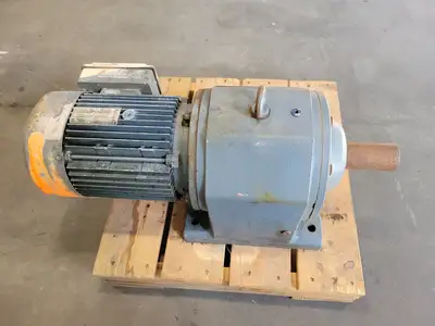Used SEW-EURODRIVE DFT100L4 Gearmotors British Columbia CA | Lenmark #1489073