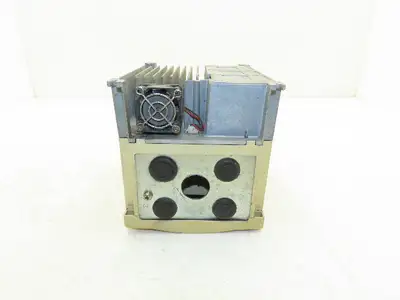 Toshiba VFS7-4015UPL Transistor Inverter AC Drive 3kVa 4Hp 460V 3PH VFS7