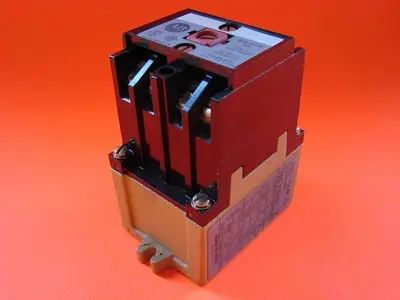 USED ALLEN BRADLEY 700-P400A1 SER B