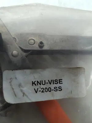 New | in-Stock KNU-VISE V-200-SS Clamps Ohio US | Surplus Asset Holdings #1227815