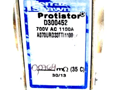 NEW FERRAZ SHAWMUT A070URD33TTI1100 FUSE PROTISTOR 700V AC 1100A D300452