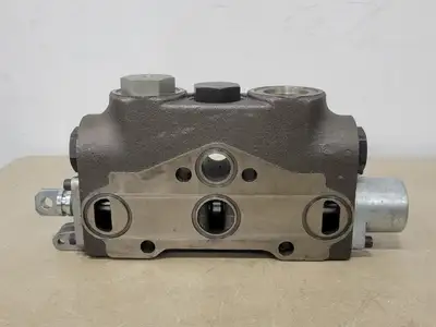Hydraulic Valve Section 04F2N 8917JKLMN
