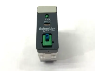 USED SCHNEIDER ELECTRIC INTERFACE PLUG-IN RELAY 24VDC 10A LOT OF 3