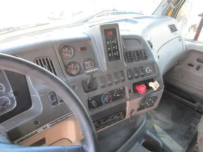 Used 2006 STERLING LT 8500 Dump trucks Manitoba CA | Conquest Truck & Auto Sales #1421329