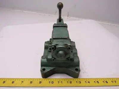 Numatics 4DPAL4SB Manual Hydraulic Valve 5-1/2" NPT Ports