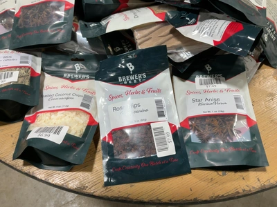 Used MIXED LOT OF BREWERS SPICES, HERBS, AND FRUIT FLAVORING PACKETS Brewing Equipment Michigan US | Miedema Asset Management Group #1768153