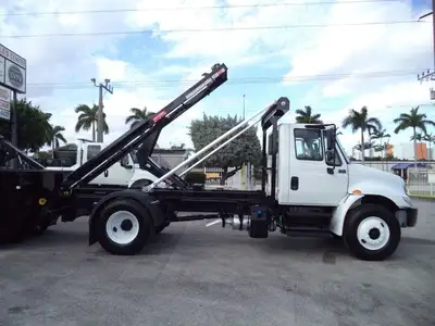 Used 2019 INTERNATIONAL _UNKNOWN_ Hooklifts & Roll-Offs Florida US | TLC Truck & Equipment #1568910