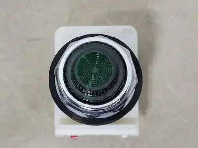 NEW SCHNEIDER ELECTRIC 9001KM1