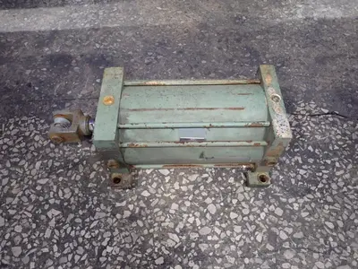 Thomas Johnson Pneumatic Cylinder