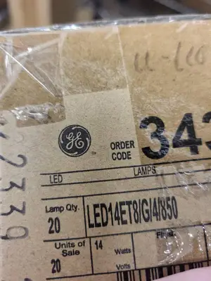 Box of 20 GE LED14ET8/G/4/850 LED Tubes 14W