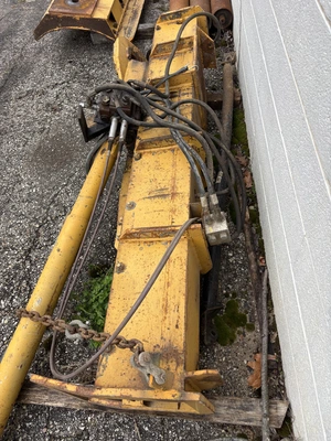 USED 2004 JOHN DEERE 670C SERIES 2