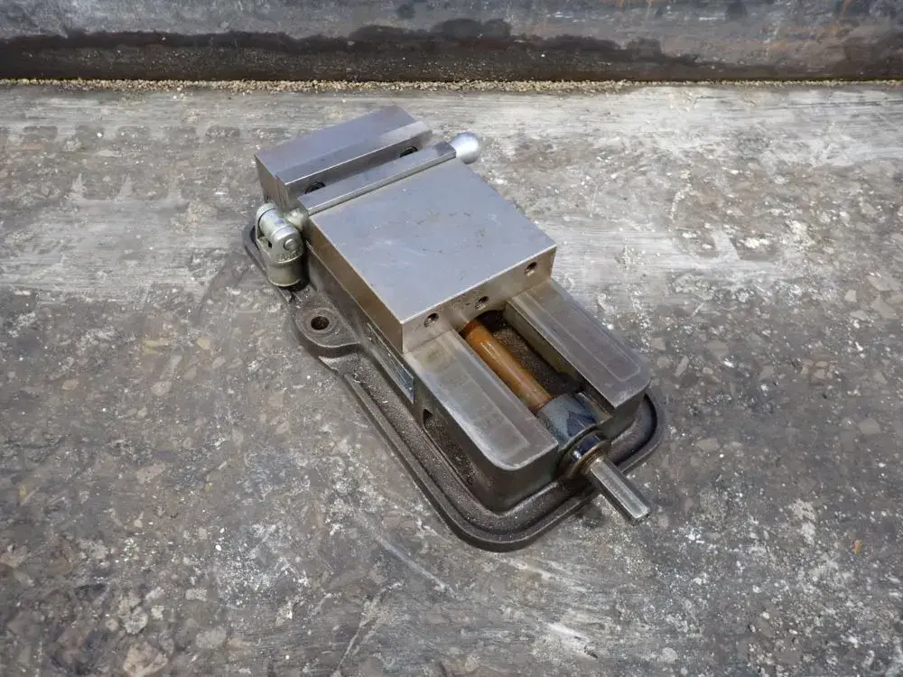 USED KURT MFG CO D60