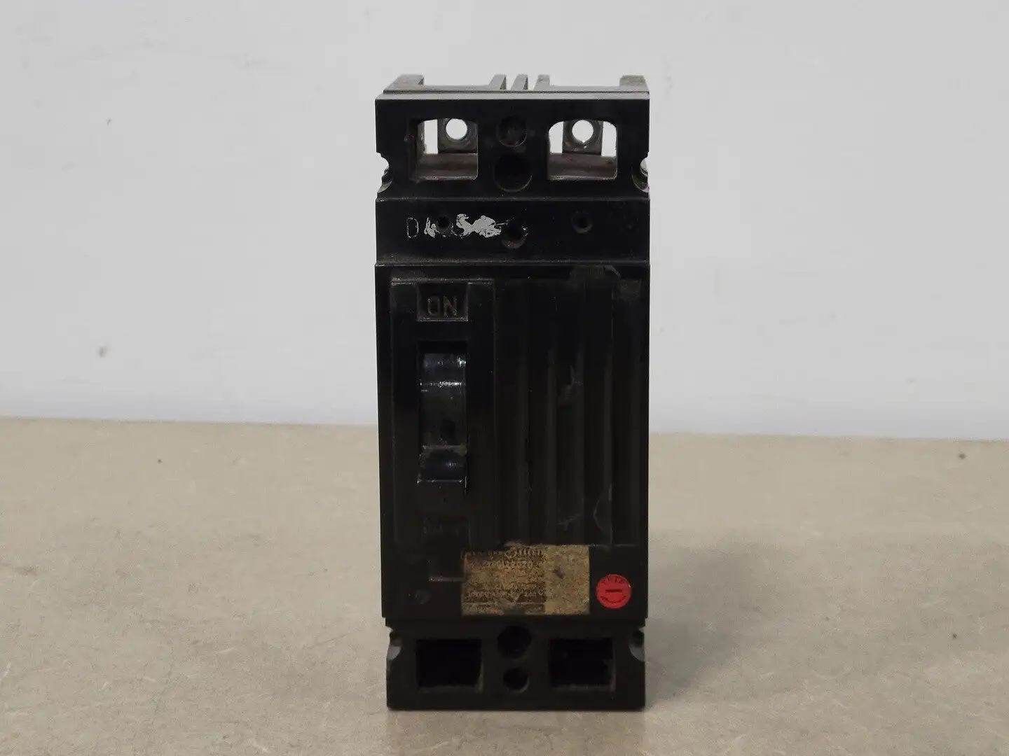 20 Amp, 2 Pole, 240 volts Circuit Breaker
